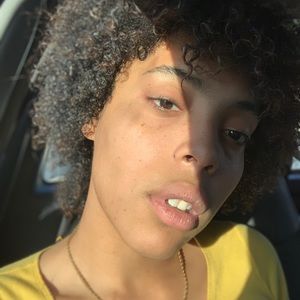 Meet your Posher, Thea